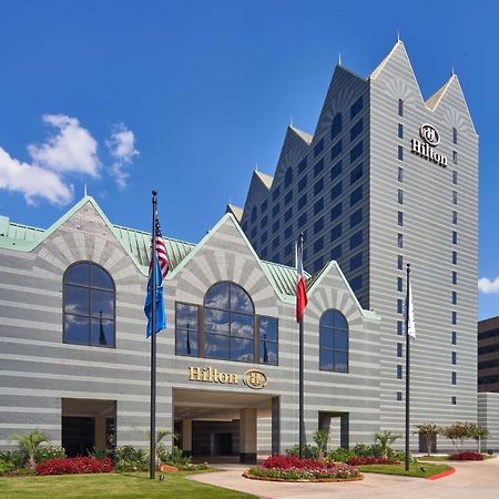 Hilton Houston North Hotel Bagian luar foto
