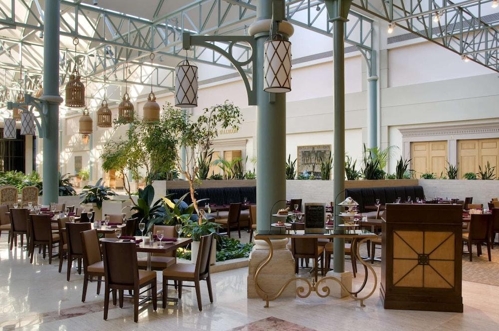 Hilton Houston North Hotel Bagian luar foto