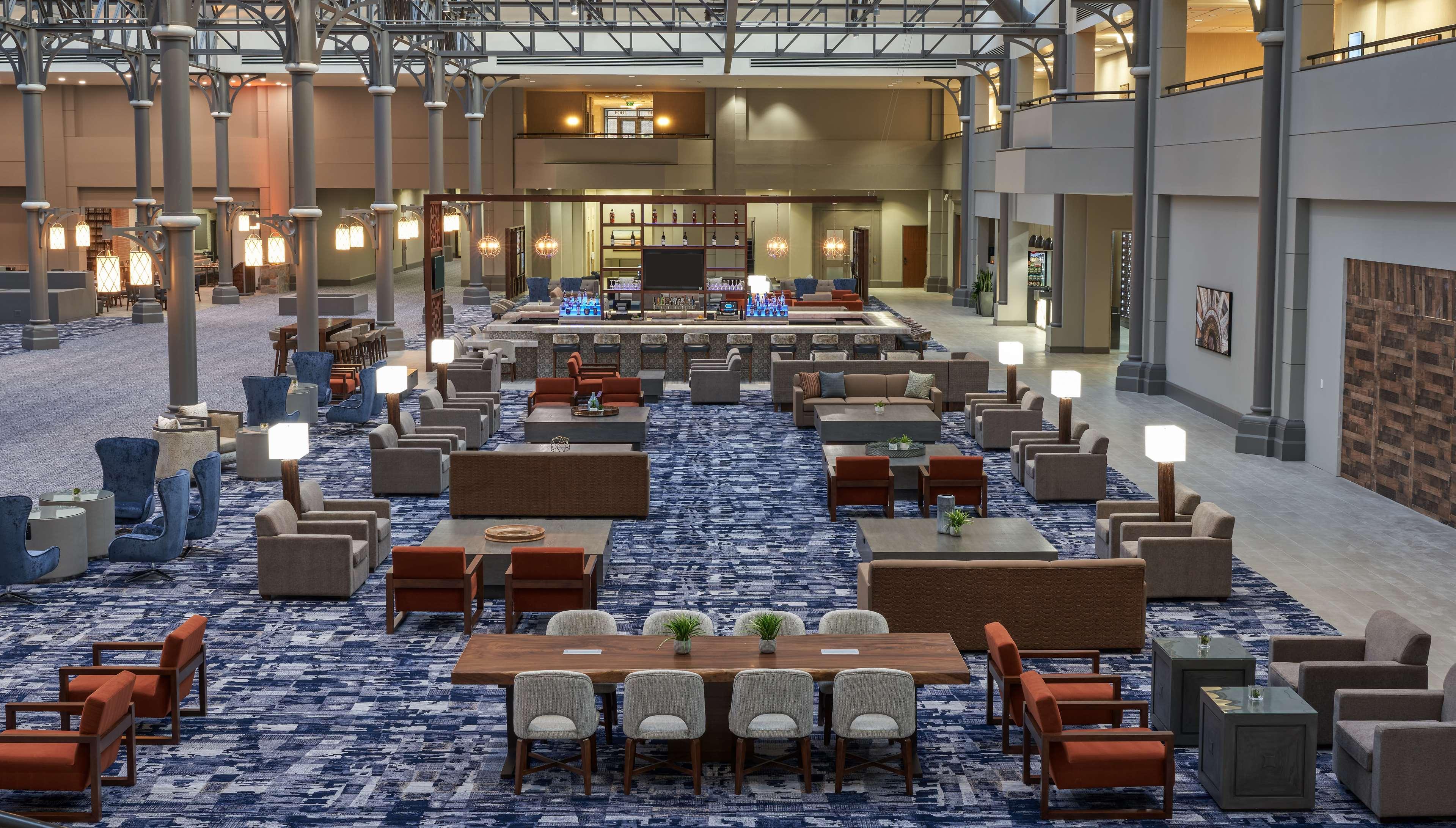 Hilton Houston North Hotel Bagian luar foto