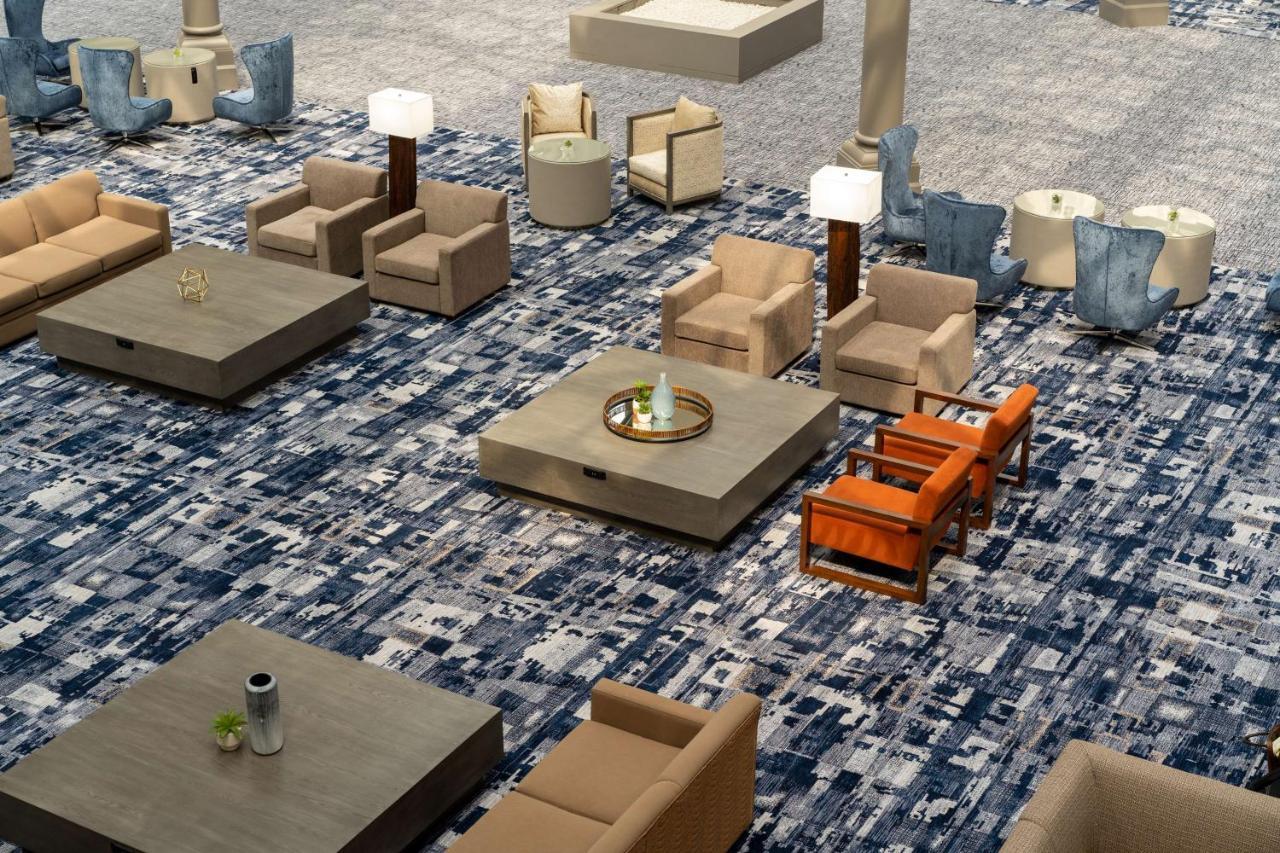 Hilton Houston North Hotel Bagian luar foto