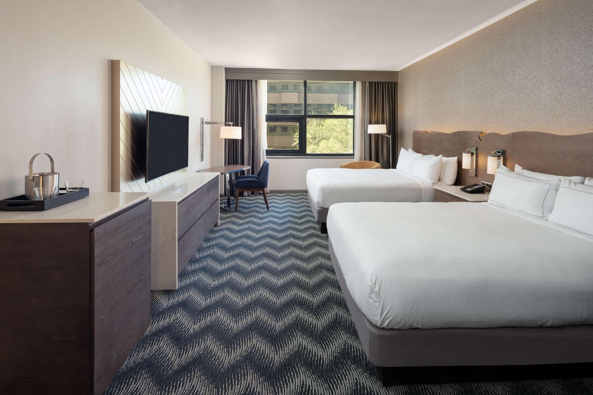 Hilton Houston North Hotel Bagian luar foto