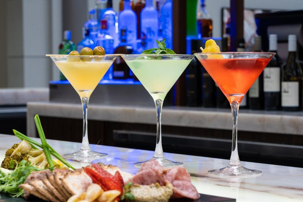 Hilton Houston North Hotel Bagian luar foto