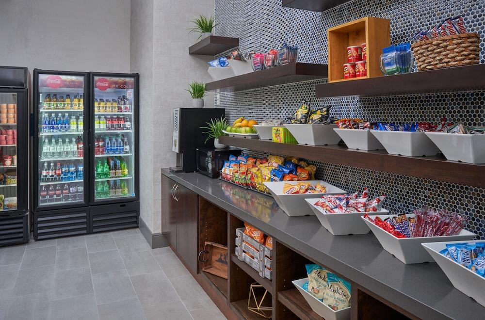 Hilton Houston North Hotel Bagian luar foto