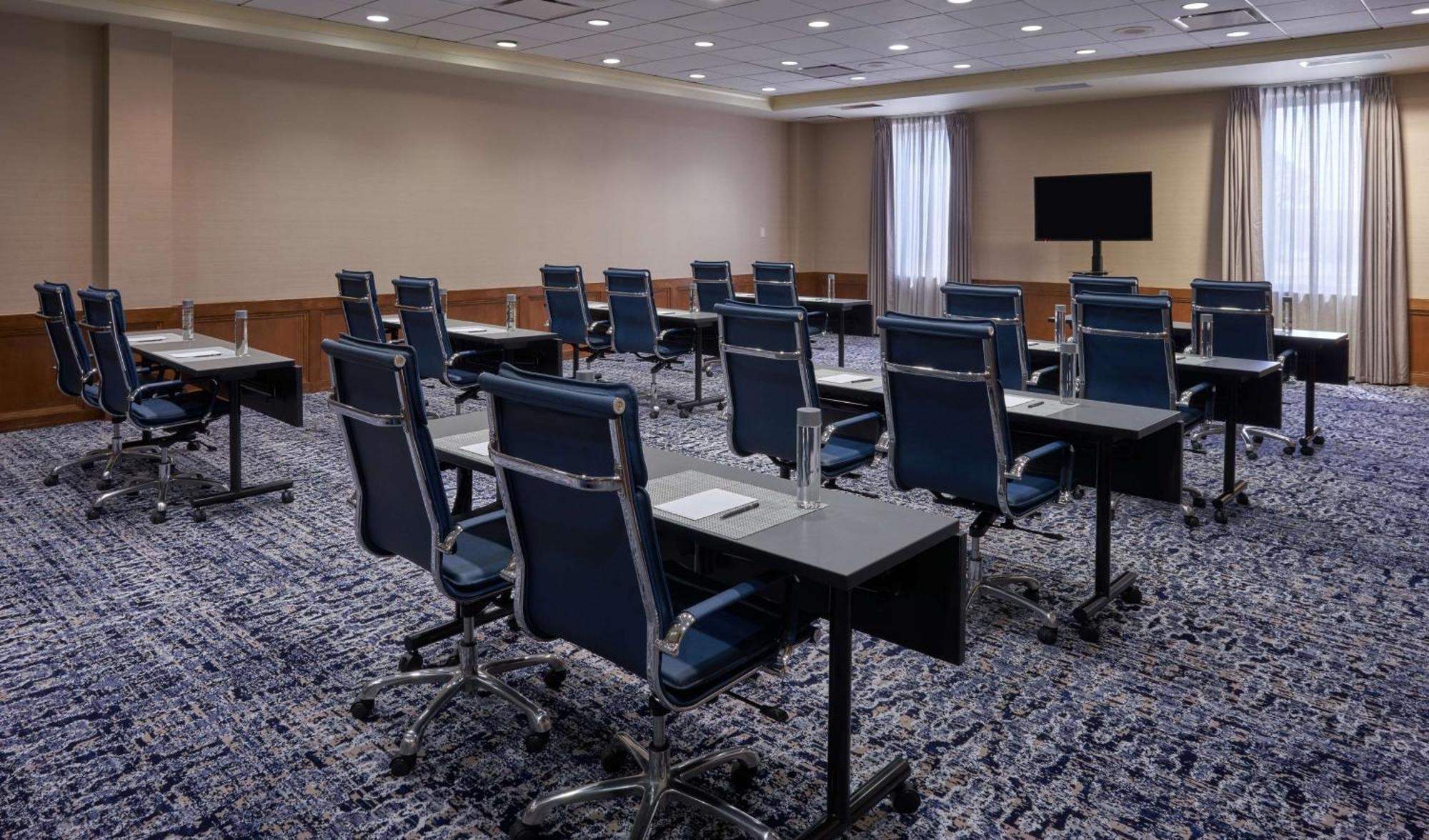 Hilton Houston North Hotel Bagian luar foto
