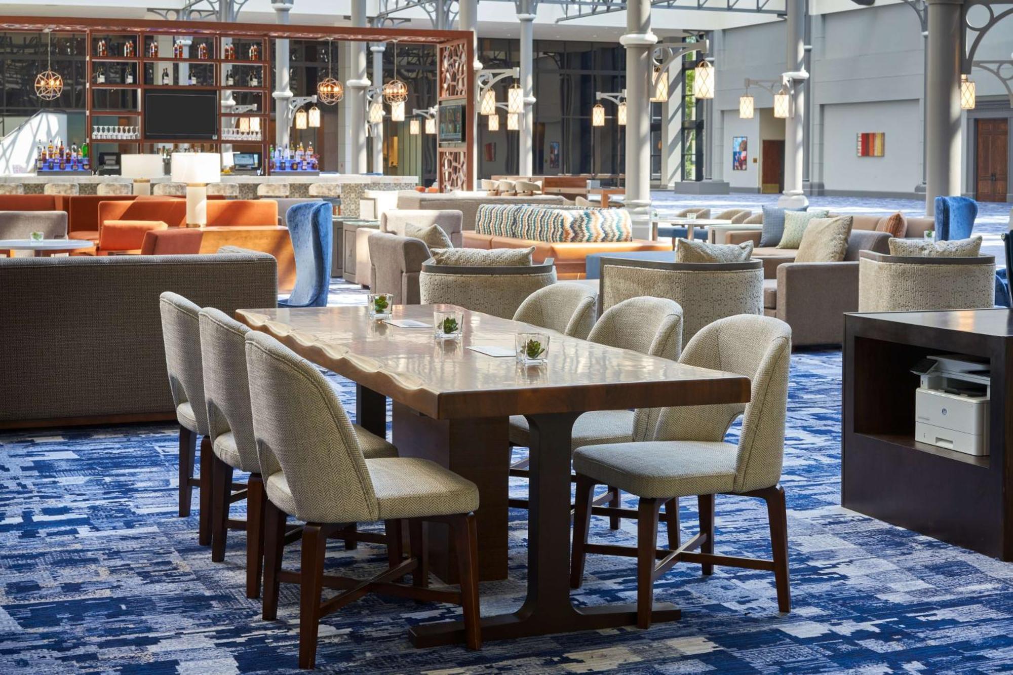 Hilton Houston North Hotel Bagian luar foto