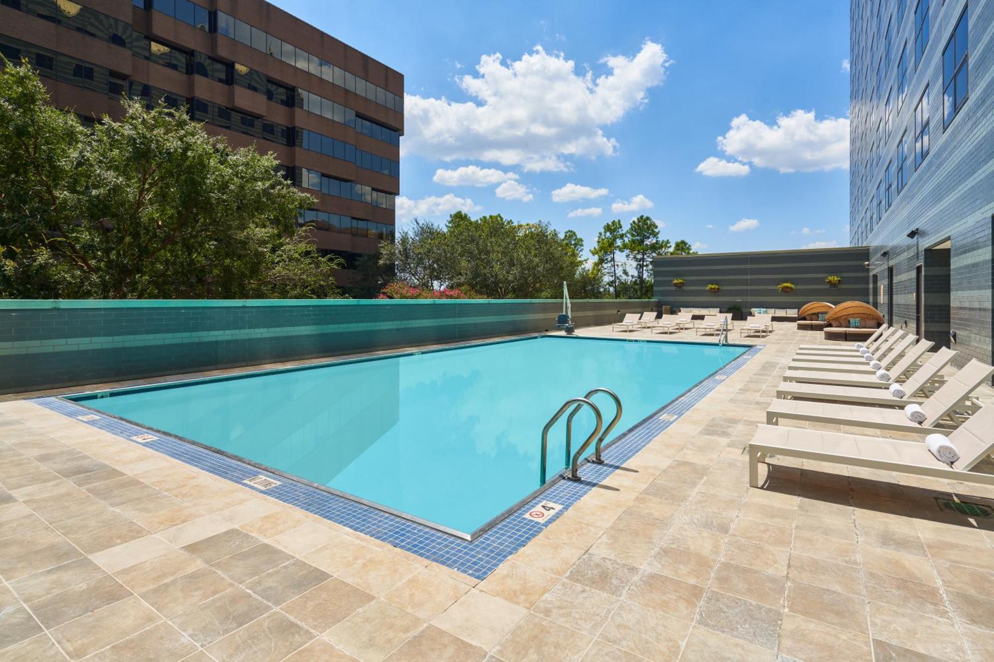 Hilton Houston North Hotel Bagian luar foto