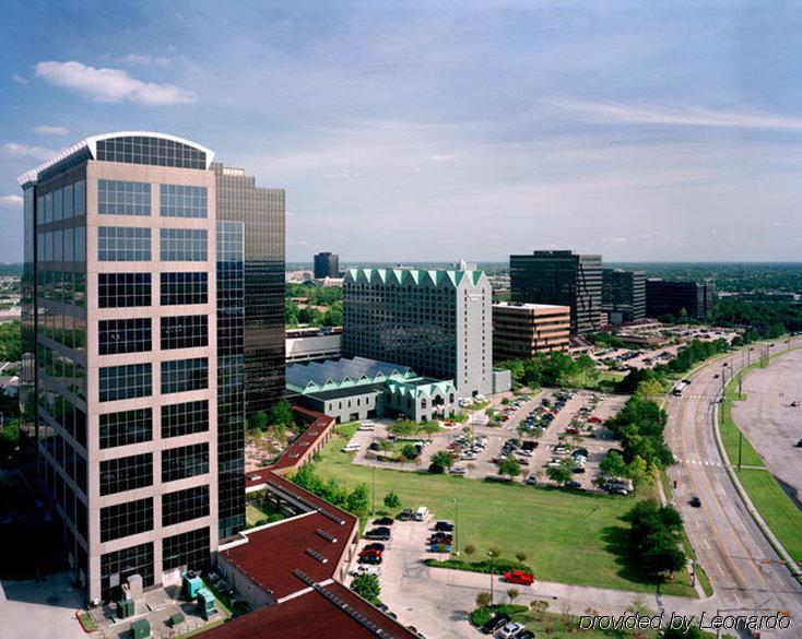 Hilton Houston North Hotel Bagian luar foto