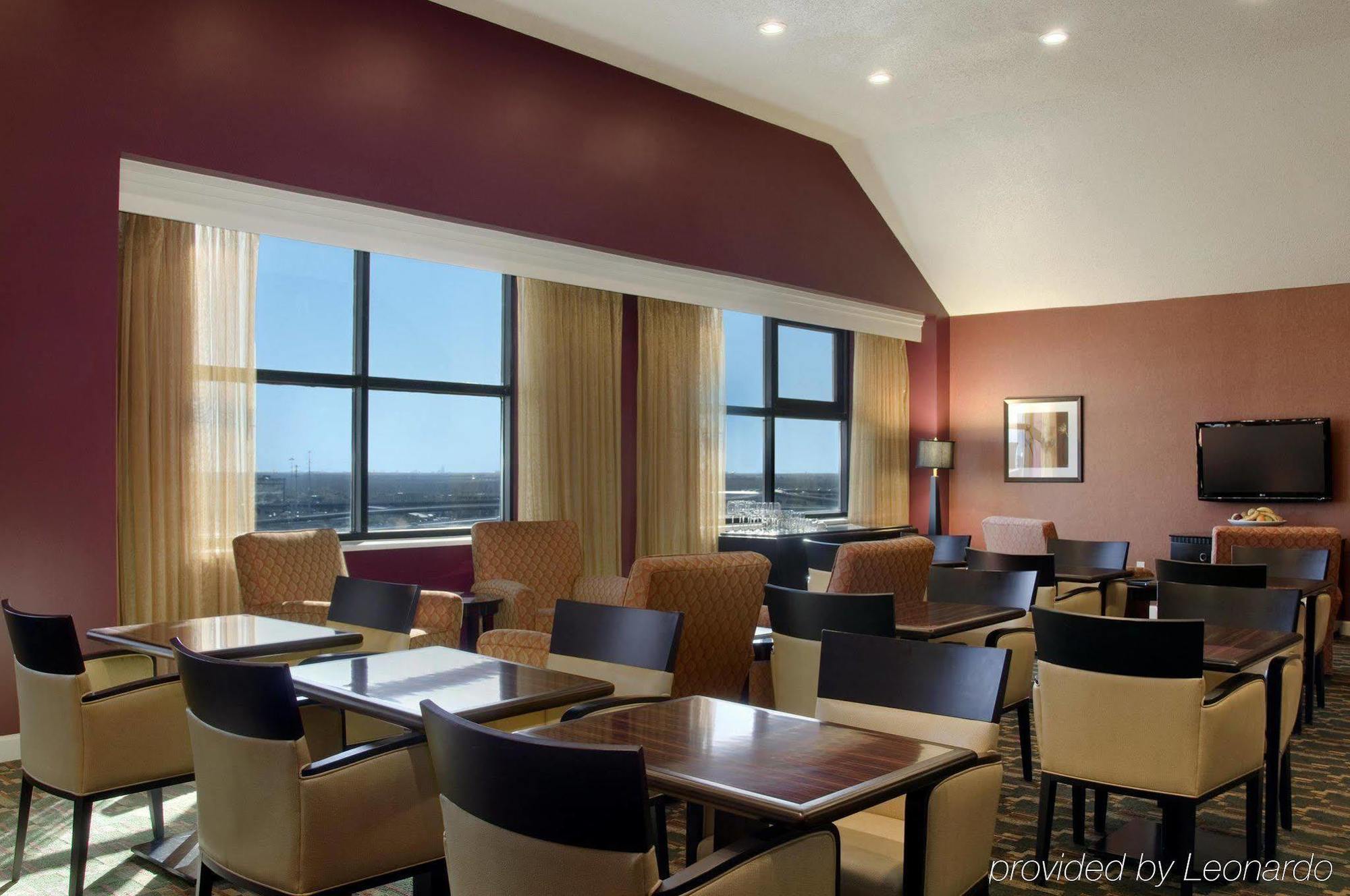 Hilton Houston North Hotel Bagian luar foto